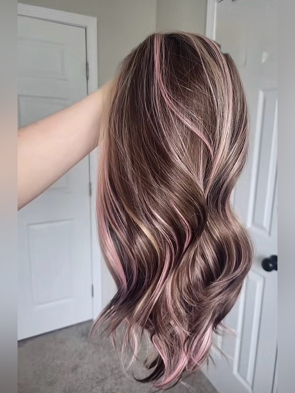 Sassy Misfits April Neopolitan Women’s Multi-Tone Hair Color Wig - Picture 9 of 14